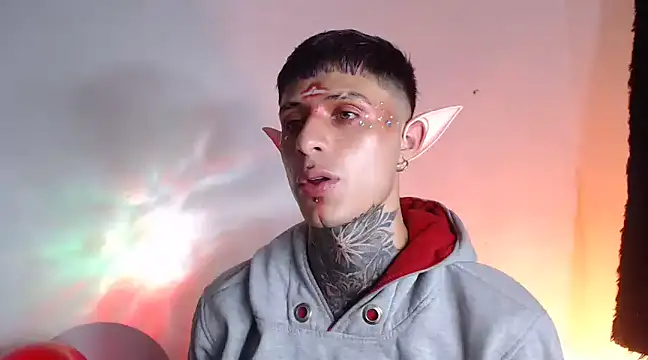 Snapshot of 7_Saturno_7 chatting on 02.15.25 7 Saturno 7 online show from 02.15.25