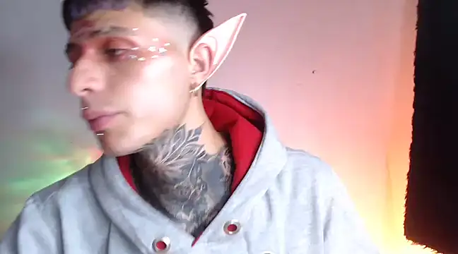 Snapshot of 7_Saturno_7 chatting on 02.15.25 7 Saturno 7 online show from 02.15.25