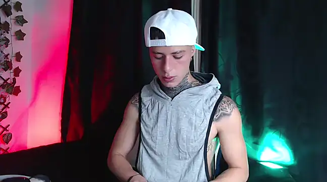 Snapshot of 7_Saturno_7 chatting on 02.16.25 7 Saturno 7 online show from 02.16.25