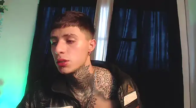 Snapshot of 7_Saturno_7 chatting on 02.24.25 7 Saturno 7 online show from 02.24.25