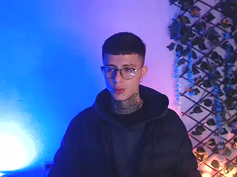 Snapshot of 7_Saturno_7 chatting on 03.07.25 7 Saturno 7 online show from 03.07.25