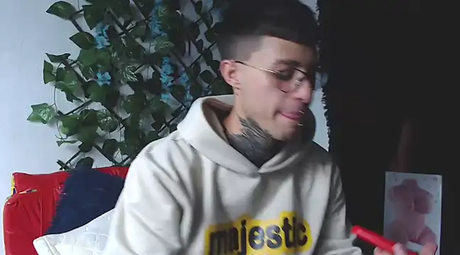 Snapshot of 7_Saturno_7 chatting on 03.20.25 7 Saturno 7 online show from 03.20.25