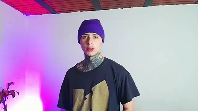 Snapshot of 7_Saturno_7 chatting on 02.15.26 7 Saturno 7 online show from 02.15.26