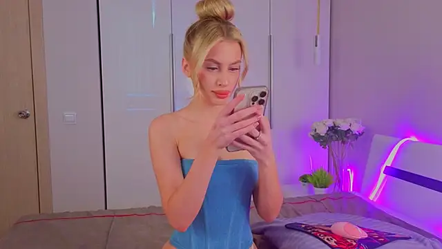 AnitaLamb online show from 10.09.25