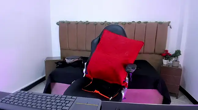 Nikkenyx online show from 03.07.25