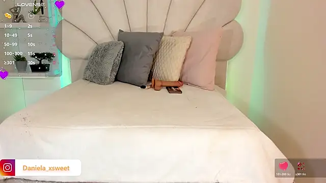 Snapshot of Danielaangelina chatting on 02.20.26 Danielaangelina online show from 02.20.26