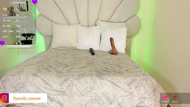 Snapshot of Danielaangelina chatting on 02.21.26 Danielaangelina online show from 02.21.26