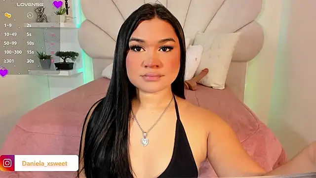 Snapshot of Danielaangelina chatting on 02.22.26 Danielaangelina online show from 02.22.26