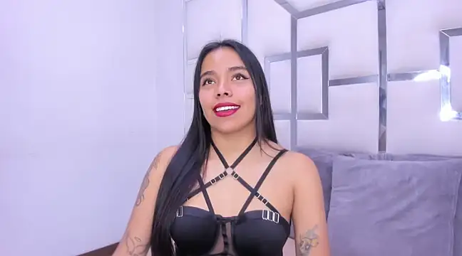 ZoeWan69 online show from 02.11.25