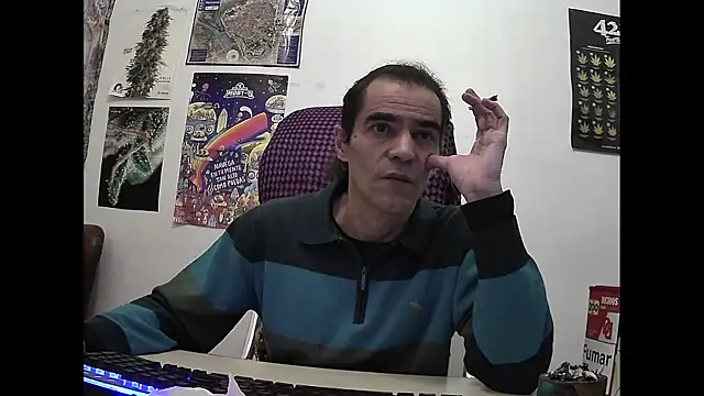 ReyDeBotones online show from 04.08.26