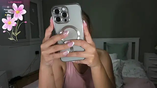 Snapshot of Izadi_7 chatting on 10.06.25 Izadi 7 online show from 10.06.25