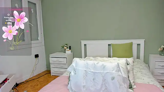 Snapshot of Izadi_7 chatting on 11.06.25 Izadi 7 online show from 11.06.25