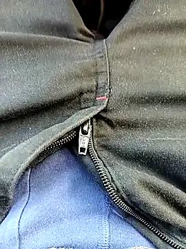 Snapshot of Dam70 chatting on 09.12.25 Dam70 online show from 09.12.25