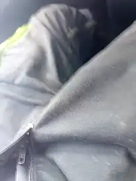 Snapshot of Dam70 chatting on 10.06.25 Dam70 online show from 10.06.25