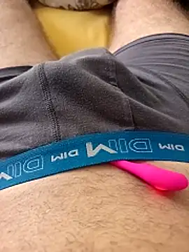 Snapshot of Dam70 chatting on 10.18.25 Dam70 online show from 10.18.25