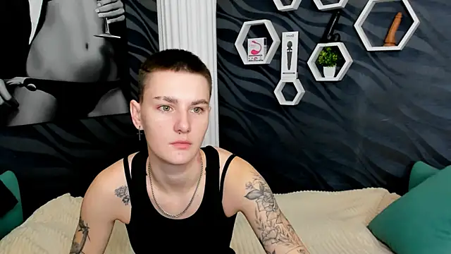 LindaBryantt online show from 02.08.25