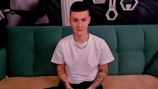 LindaBryantt online show from 02.11.25