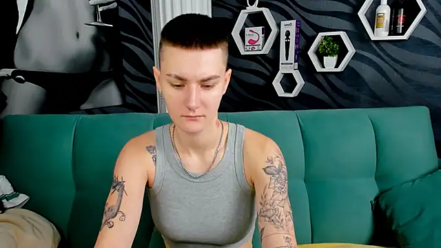 LindaBryantt online show from 02.14.25