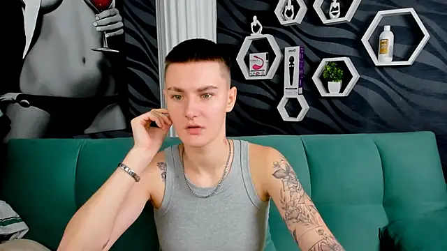 LindaBryantt online show from 02.14.25