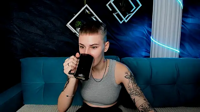 LindaBryantt online show from 03.11.25