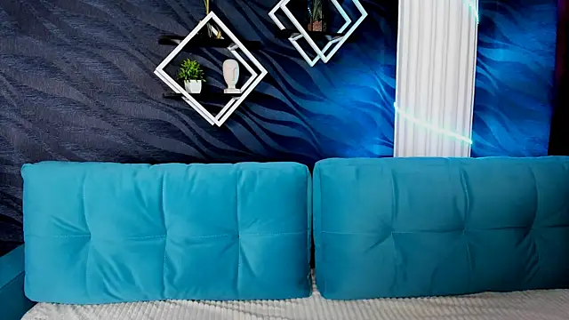 LindaBryantt online show from 03.18.25
