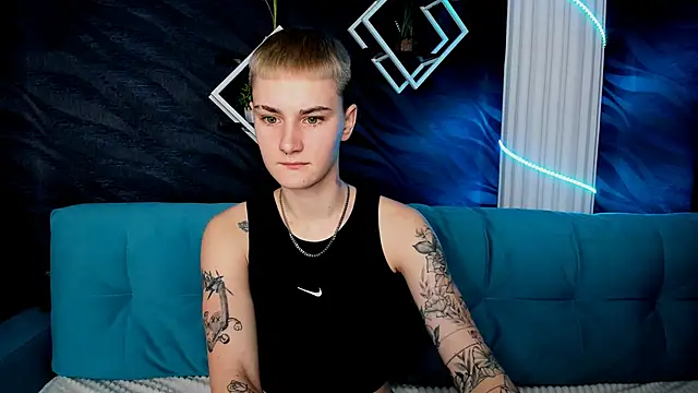 LindaBryantt online show from 03.23.25