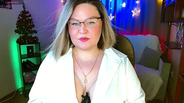 Vivien  wet online show from 12.20.25