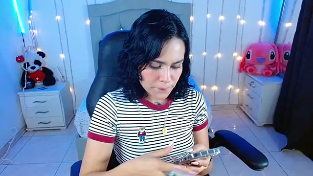 Snapshot of veronica_luar chatting on 10.12.25 veronica luar online show from 10.12.25