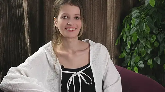 WildaHeldreth online show from 02.10.25