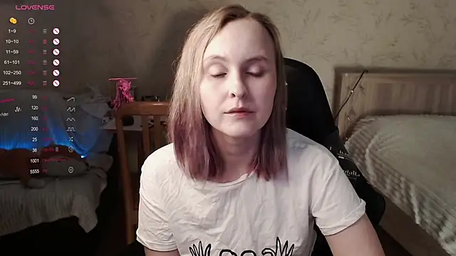 Agatha Mott online show from 10.14.25