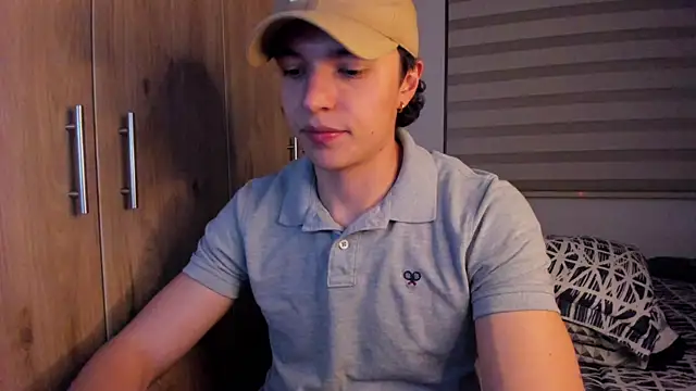 Snapshot of Mastrangelo_xxx chatting on 10.08.25 Mastrangelo xxx online show from 10.08.25