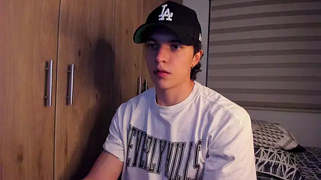 Snapshot of Mastrangelo_xxx chatting on 10.14.25 Mastrangelo xxx online show from 10.14.25