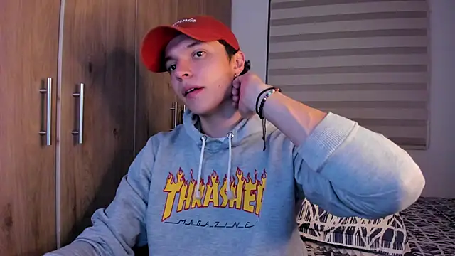 Snapshot of Mastrangelo_xxx chatting on 10.17.25 Mastrangelo xxx online show from 10.17.25