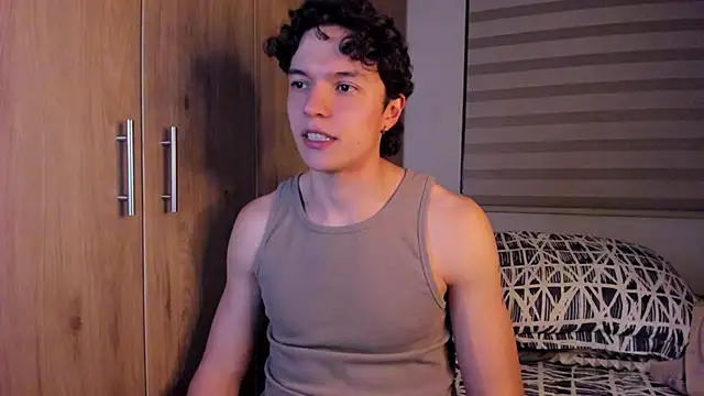 Snapshot of Mastrangelo_xxx chatting on 10.18.25 Mastrangelo xxx online show from 10.18.25