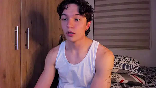 Snapshot of Mastrangelo_xxx chatting on 10.21.25 Mastrangelo xxx online show from 10.21.25