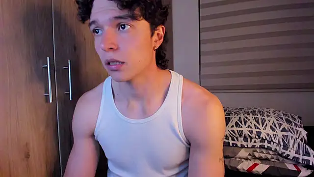 Snapshot of Mastrangelo_xxx chatting on 10.24.25 Mastrangelo xxx online show from 10.24.25