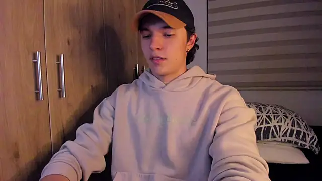 Snapshot of Mastrangelo_xxx chatting on 10.27.25 Mastrangelo xxx online show from 10.27.25