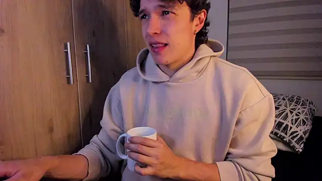 Snapshot of Mastrangelo_xxx chatting on 10.29.25 Mastrangelo xxx online show from 10.29.25