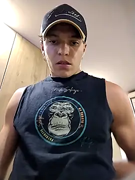 Snapshot of Mastrangelo_xxx chatting on 11.05.25 Mastrangelo xxx online show from 11.05.25