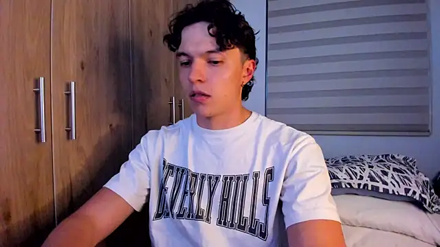 Snapshot of Mastrangelo_xxx chatting on 11.06.25 Mastrangelo xxx online show from 11.06.25