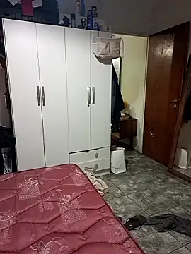 Snapshot of liamlara chatting on 11.06.25 liamlara online show from 11.06.25