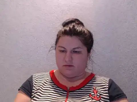 KiraSwee online show from 01.30.25