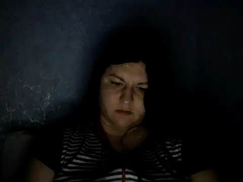 KiraSwee online show from 03.12.25