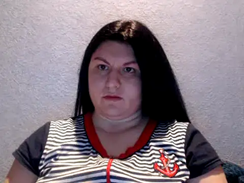 KiraSwee online show from 03.16.25