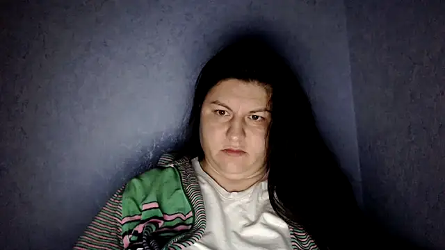 KiraSwee online show from 10.22.25