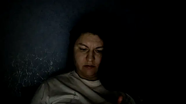 KiraSwee online show from 11.21.25