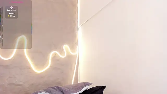 Snapshot of Demy_Ruiz chatting on 10.01.25 Demy Ruiz online show from 10.01.25