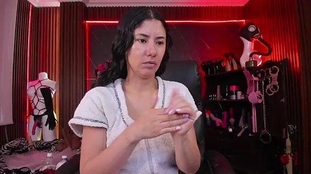 Snapshot of XiaQueen chatting on 10.21.25 XiaQueen online show from 10.21.25