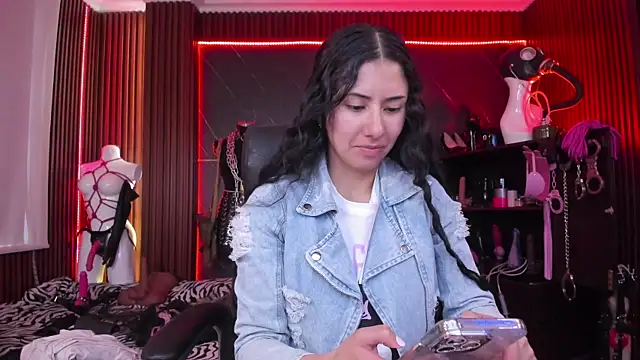 Snapshot of XiaQueen chatting on 11.01.25 XiaQueen online show from 11.01.25