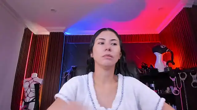 XiaQueen online show from 02.13.26